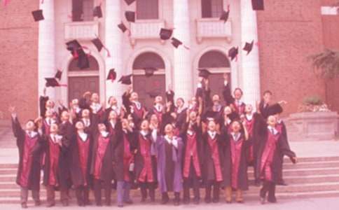 大學畢業生推薦信（通用27篇）