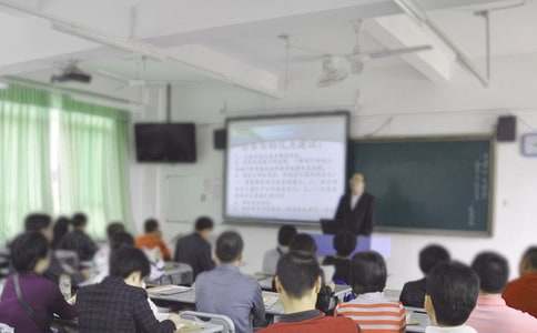 小學(xué)一年級家長會邀請函通用